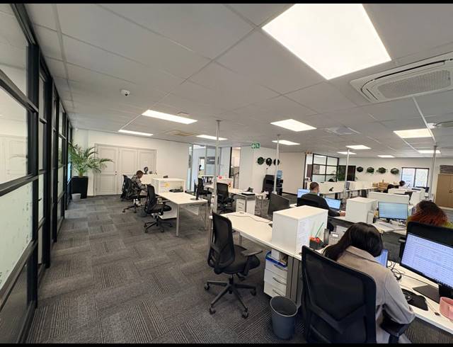271M² OFFICE TO LET IN VORNA VALLEY